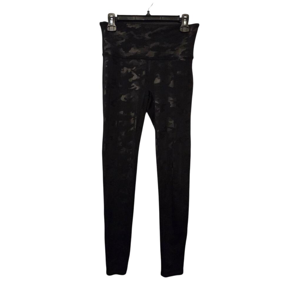 Spanx Faux Leather Black Camo High Rise Leggings Womens LG Black EUC Athleisure